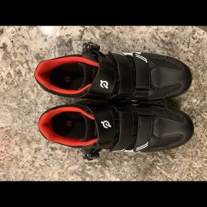 Practically new peloton shoes.